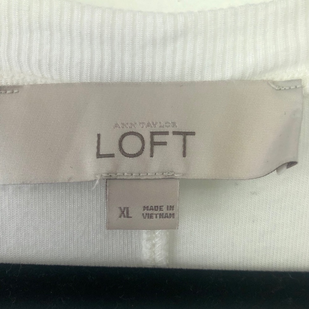 Loft - White Tank - Picture 3 of 4